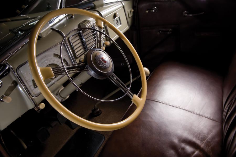  Buick Roadmaster Convertible Sedan 1937 года  (фото 10 из 13)
